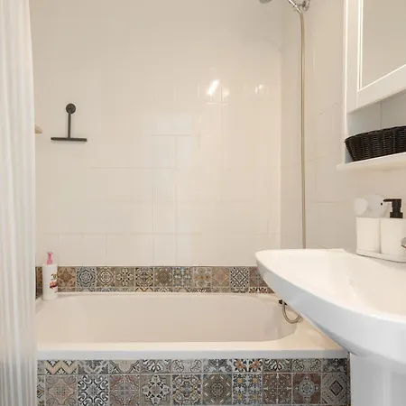 Surf Sea View Apartment