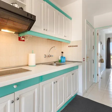 Surf Sea View Apartment *